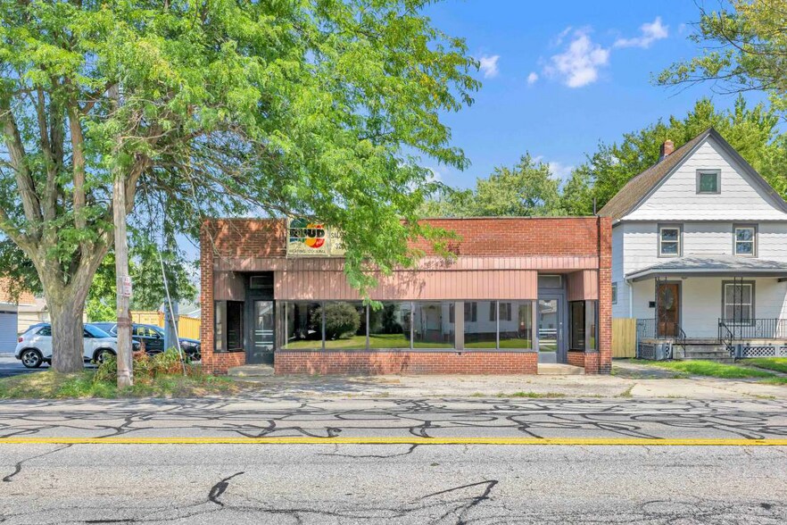 913 Lake Ave, Elyria, OH à vendre - Photo du bâtiment - Image 2 de 14