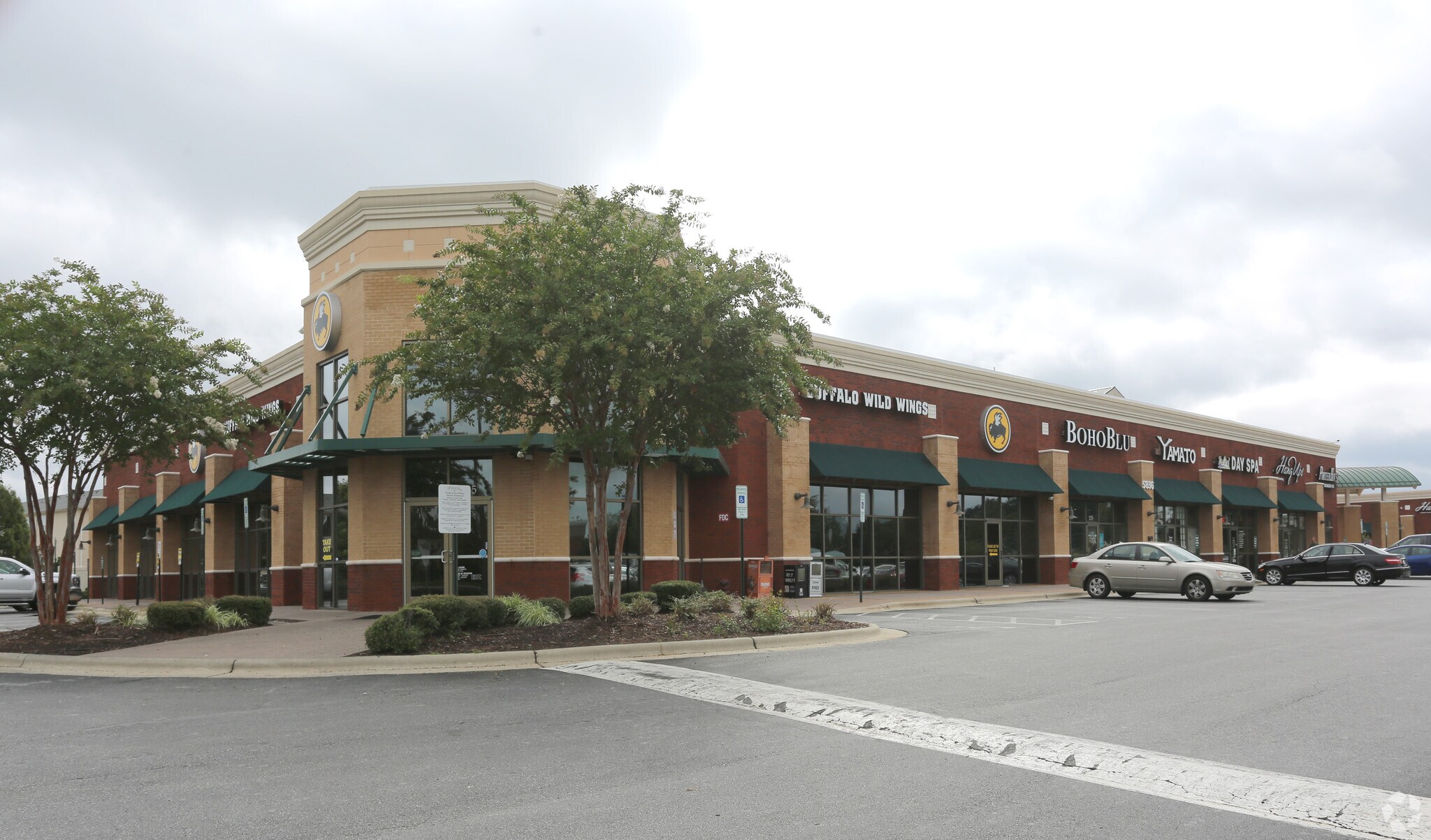 5836 Samet Dr, High Point, NC à louer Photo principale- Image 1 de 5