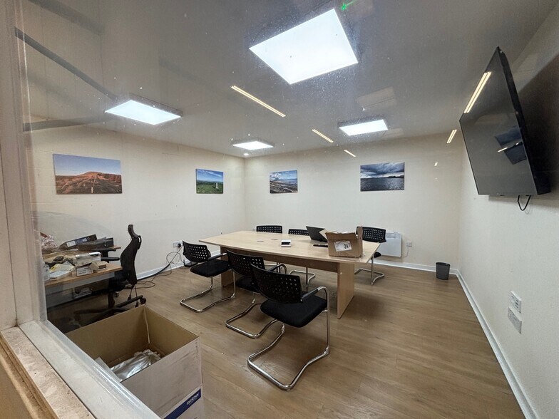 N Canal Bank St, Glasgow à louer - Photo du bâtiment - Image 3 de 8