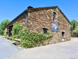 Commerce de détail dans Campillo de Ranas, Guadalajara à vendre - Photo du bâtiment - Image 2 de 28