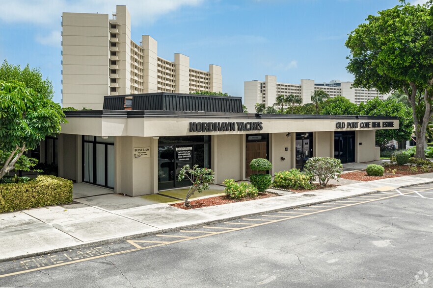 1200 US Highway 1, North Palm Beach, FL à louer - Photo du bâtiment - Image 2 de 12