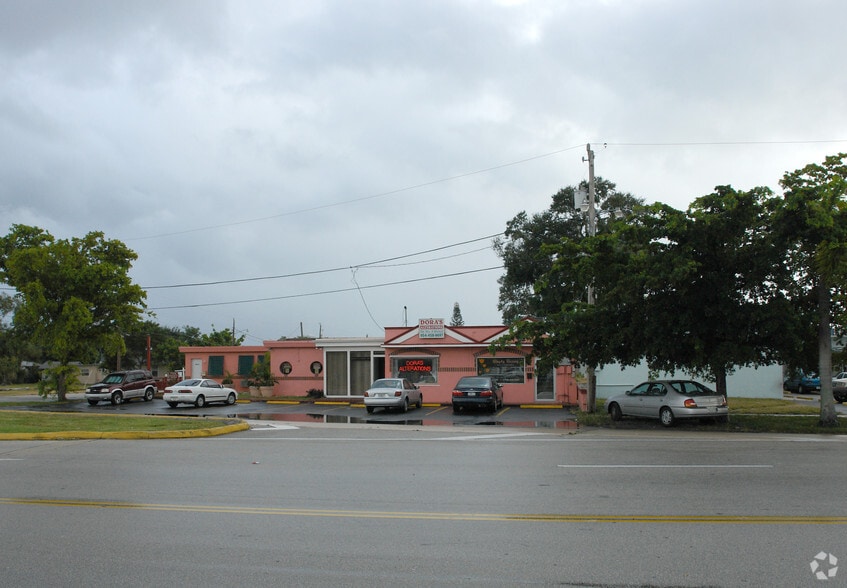 923-925 Old Federal Hwy, Hallandale Beach, FL for sale - Building Photo - Image 2 of 2