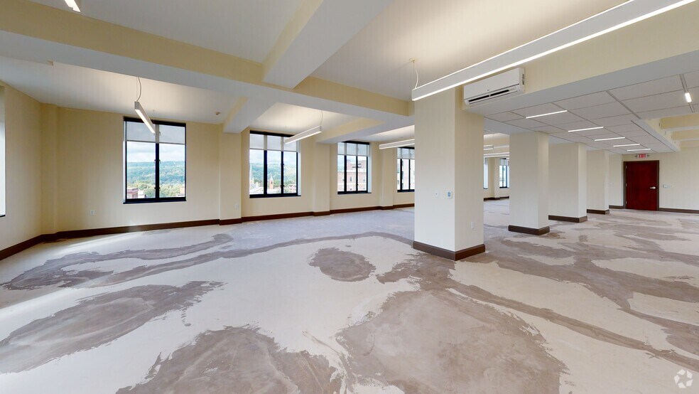 E 200 E State Street, Ithaca, NY à louer - Numérisation 3D de Matterport - Image 3 de 21