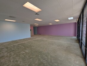 5080 W Olive Ave, Glendale, AZ for lease Interior Photo- Image 2 of 7