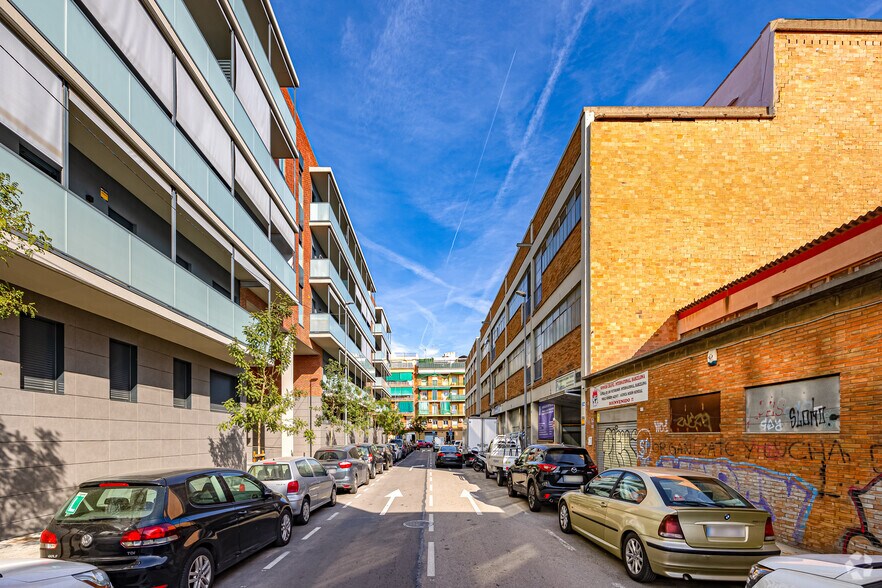 Industrial in L'Hospitalet de Llobregat, Barcelona for lease - Building Photo - Image 2 of 4