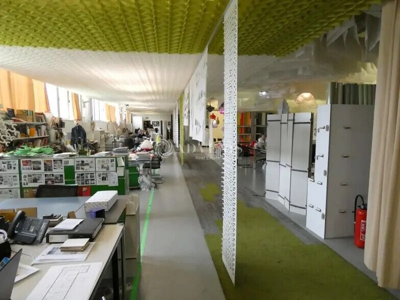 Office in Vanves for lease - Interior Photo - Image 2 of 12