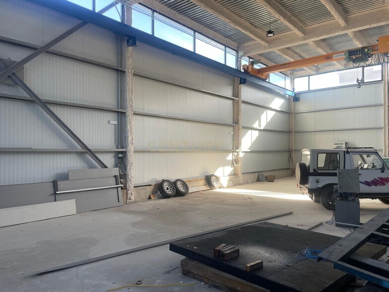 Industrial in Sant Llorenç d'Hortons, Barcelona for lease - Interior Photo - Image 3 of 32