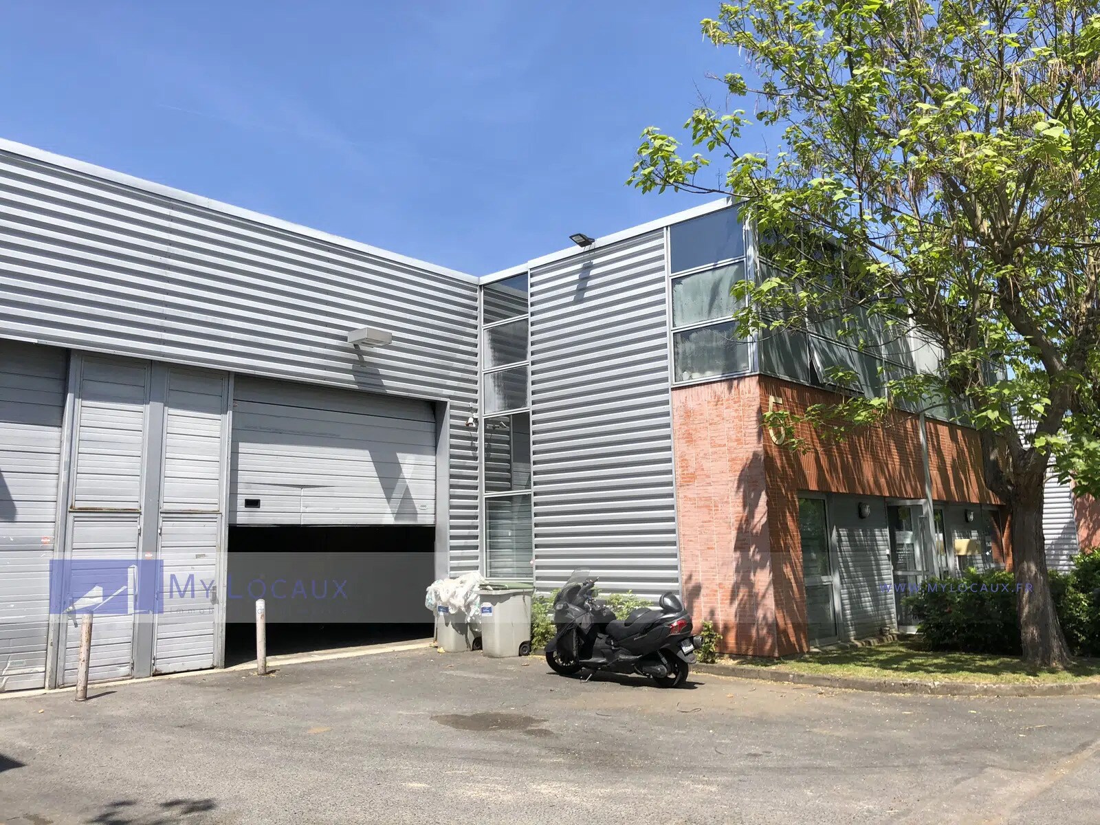 Flex dans Gonesse à louer Photo du bâtiment- Image 1 de 6