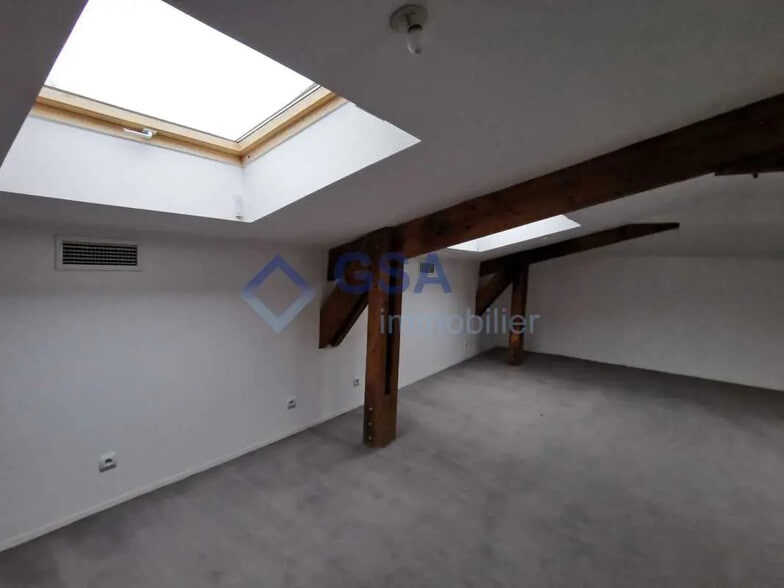 Office in Dammarie-les-Lys for lease - Interior Photo - Image 3 of 6