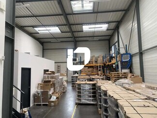 Plus de détails pour Bureau, Local d'activités à louer