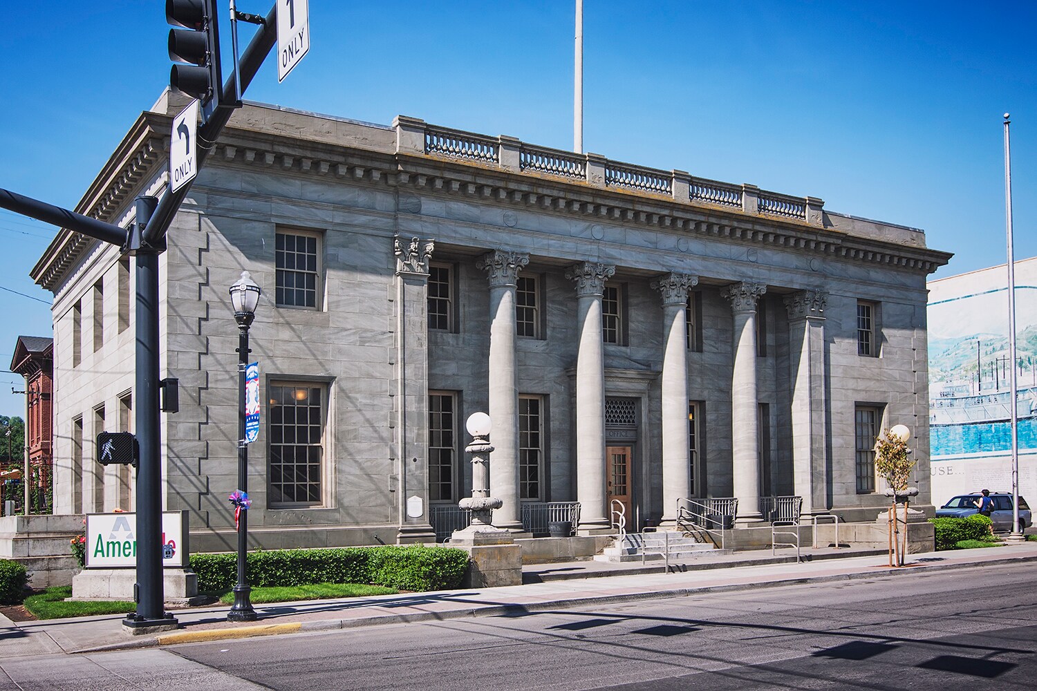 100 W 2nd St, The Dalles, OR for lease Building Photo- Image 1 of 6