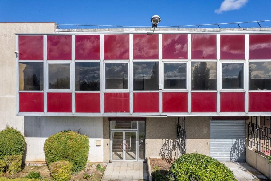 10/12 Rue Marie Curie, Coignières for lease - Building Photo - Image 2 of 6