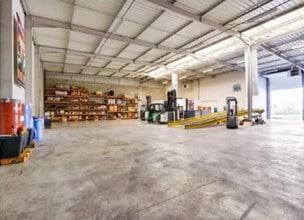 Flex in Saint-Priest for lease Interior Photo- Image 1 of 6