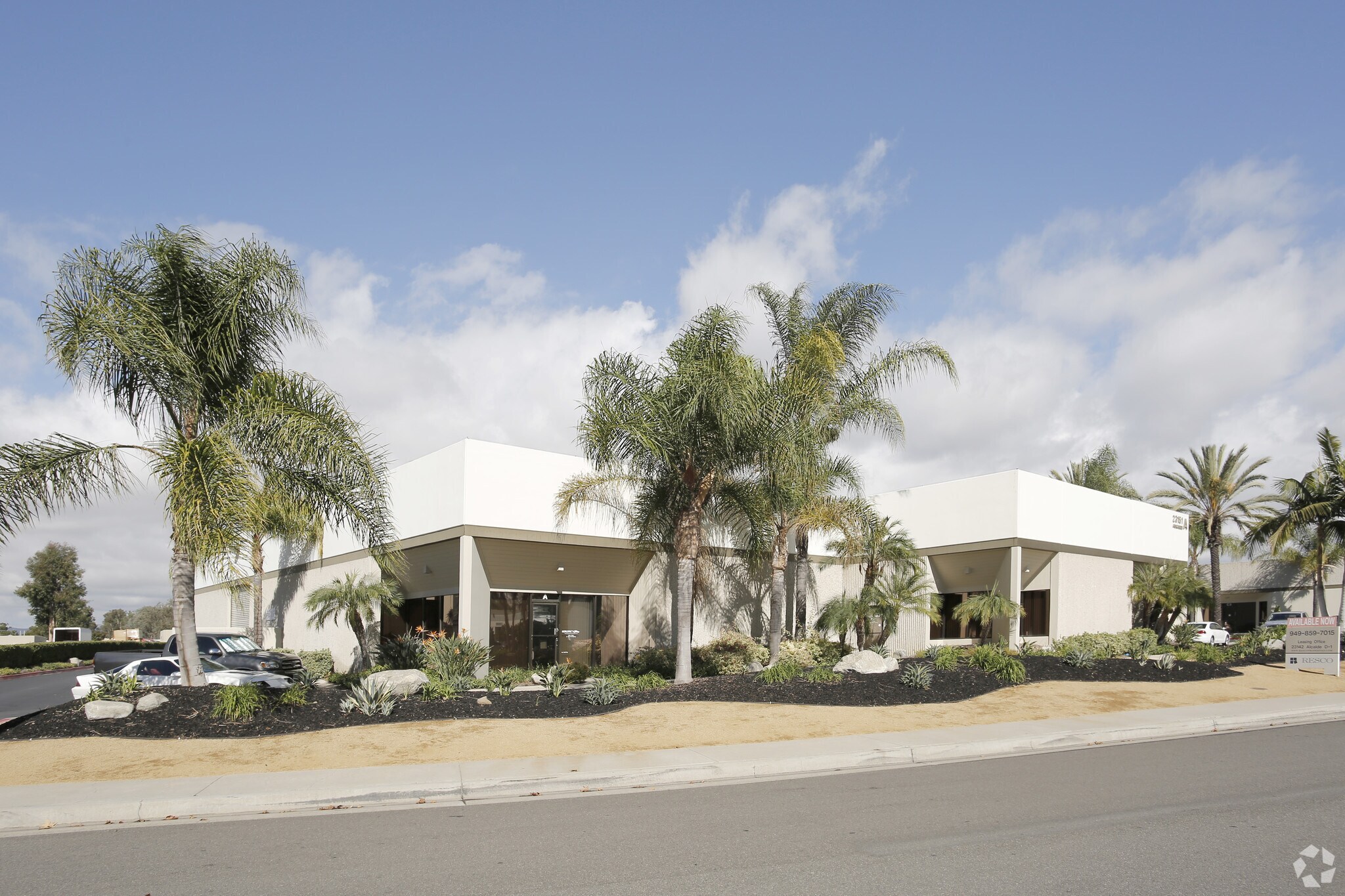 23151 Alcalde Dr, Laguna Hills, CA à louer Photo principale- Image 1 de 5