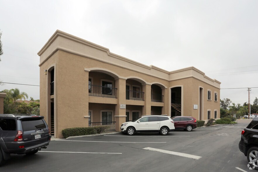 2210 Encinitas Blvd, Encinitas, CA à vendre - Photo principale - Image 1 de 2