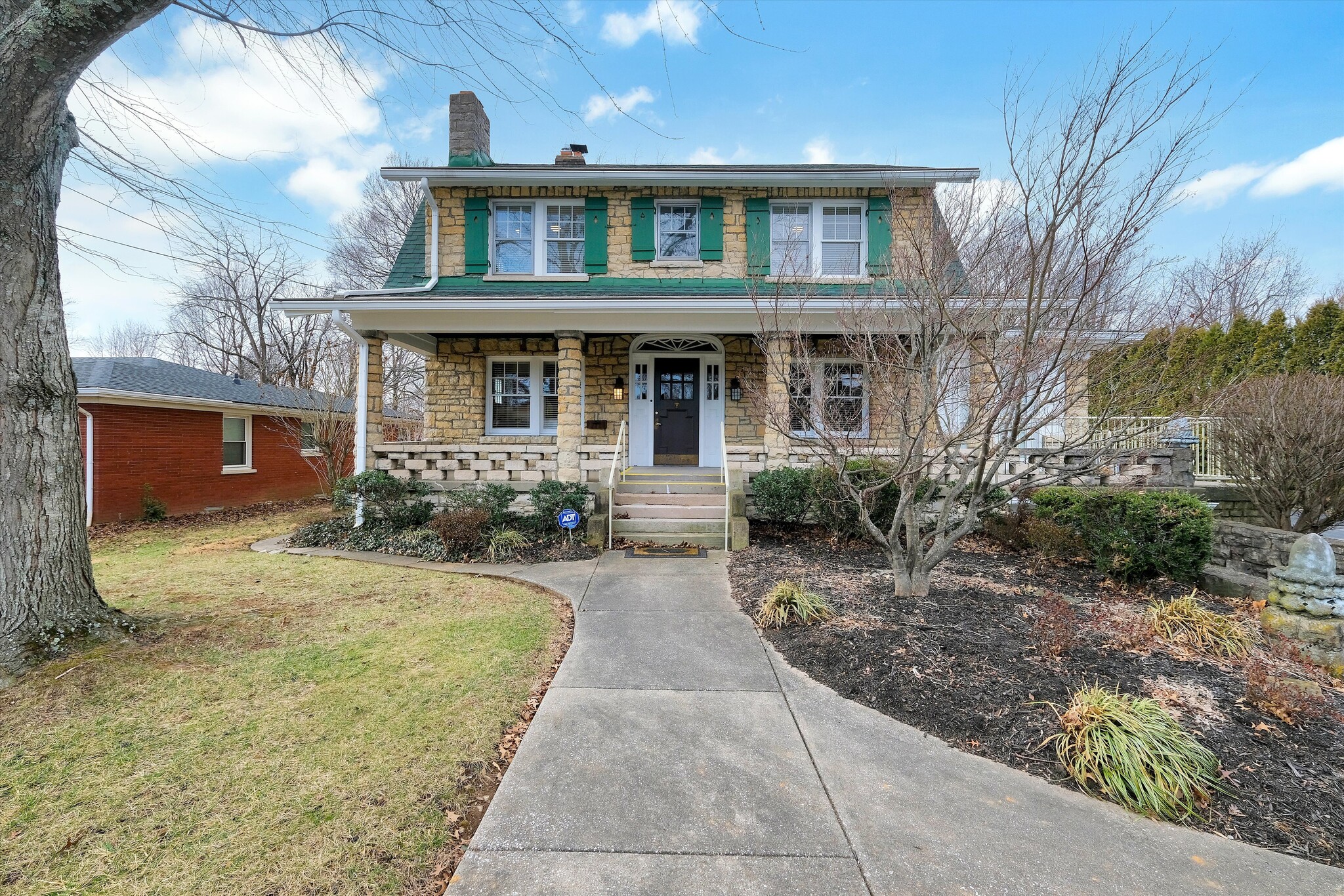 3208 College Dr, Louisville, KY for lease Primary Photo- Image 1 of 28