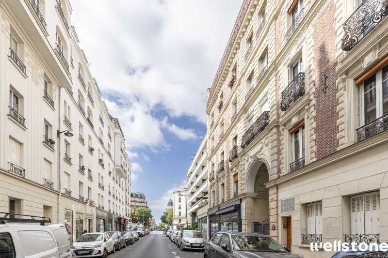 Office in Paris for sale Building Photo- Image 1 of 2