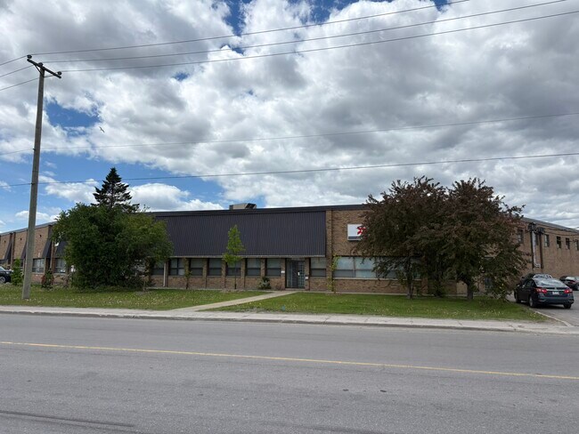 Plus de détails pour 4575 Rue Hickmore, Saint-Laurent, QC - Industriel à louer
