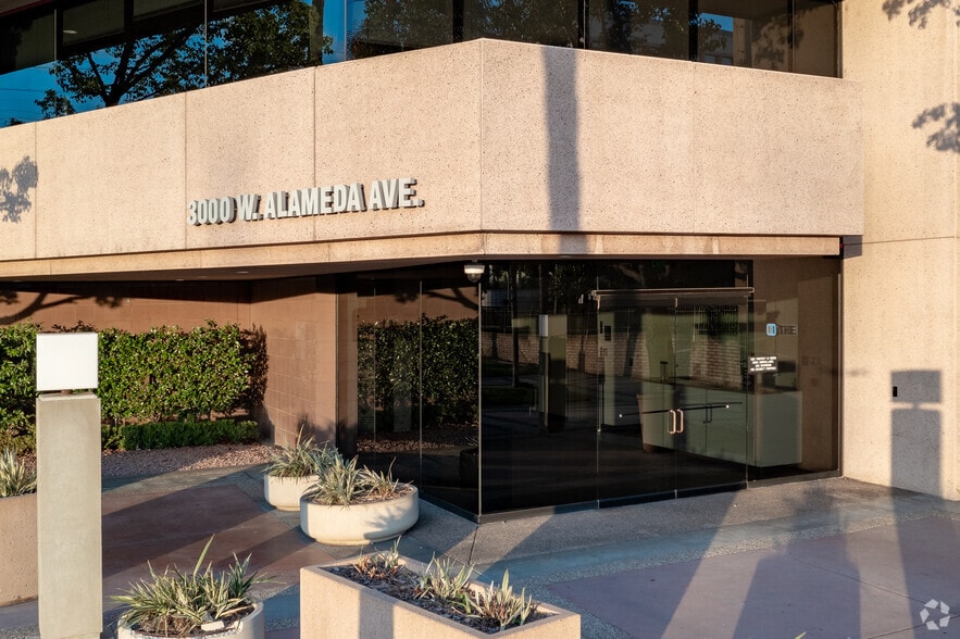 3000 W Alameda Ave, Burbank, CA for lease - Building Photo - Image 3 of 6