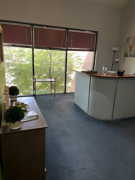 6035 Erin Park Dr, Colorado Springs, CO for lease - Building Photo - Image 3 of 16