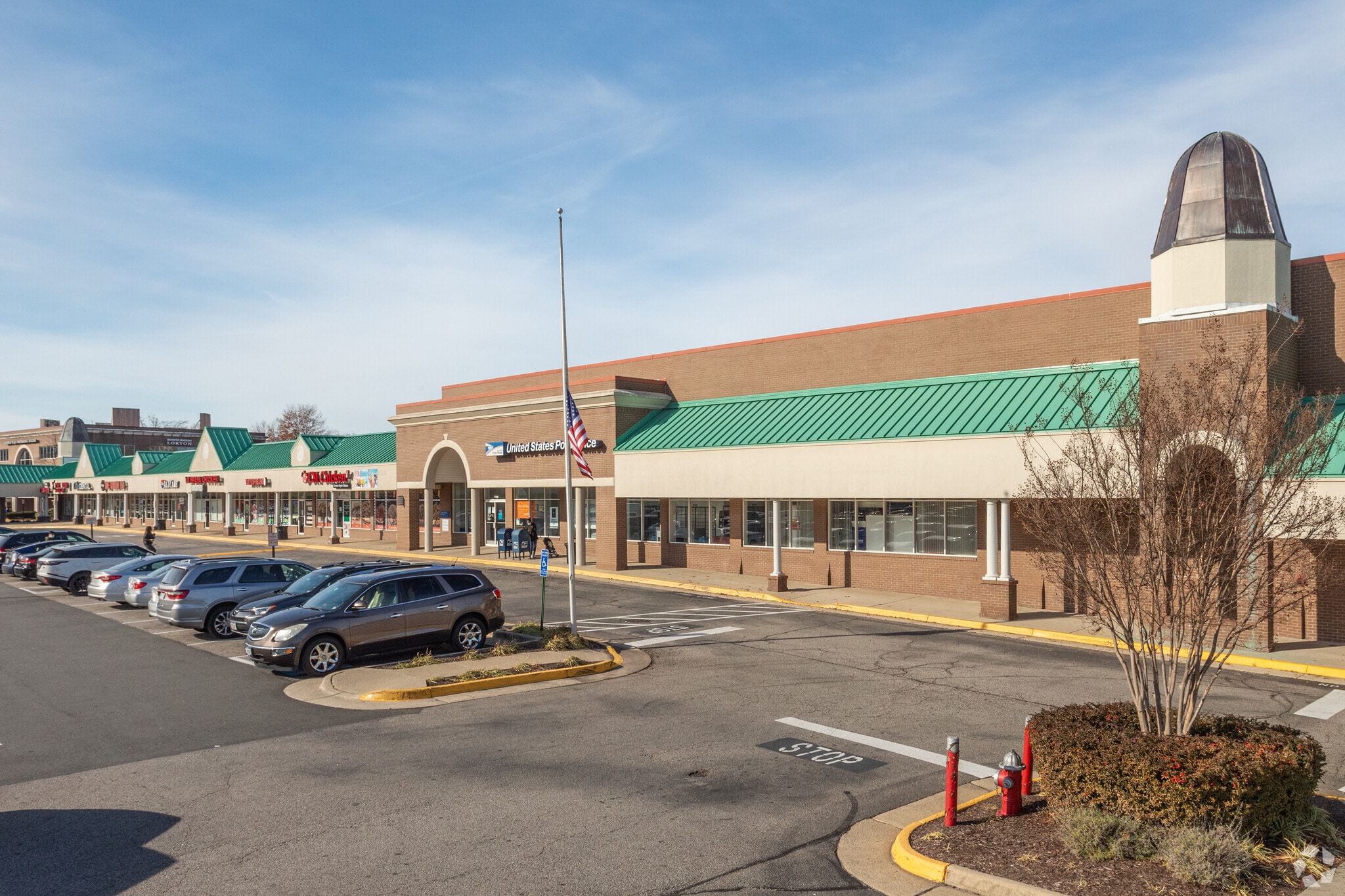 7760 Gunston Plz, Lorton, VA for lease Primary Photo- Image 1 of 11