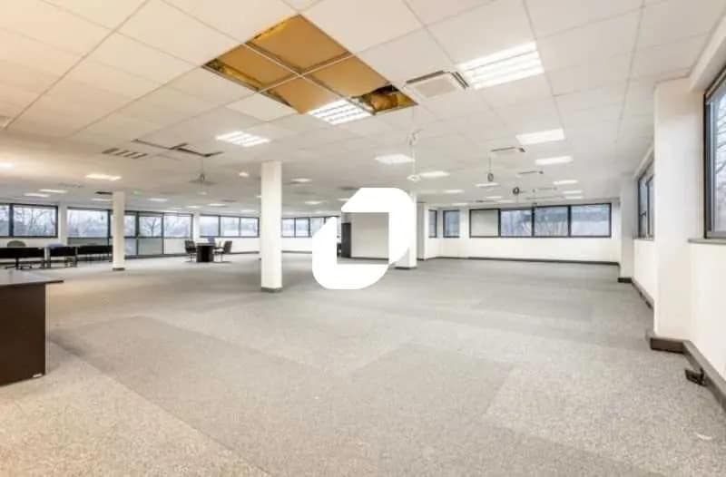 10 Rue Blaise Pascal, Élancourt à louer - Photo du bâtiment - Image 3 de 7