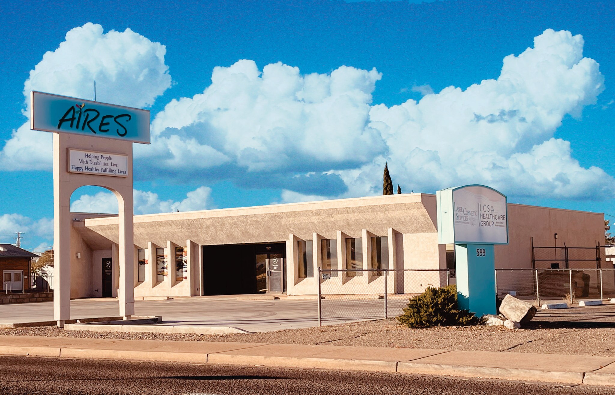 575 E Wilcox Dr, Sierra Vista, AZ for sale Primary Photo- Image 1 of 8