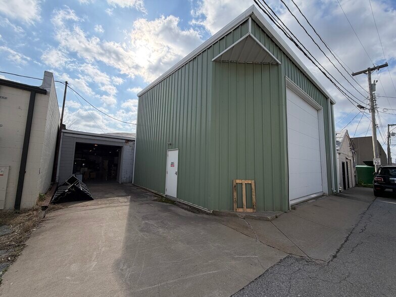 1240 Swift Ave, North Kansas City, MO à vendre - Photo du bâtiment - Image 3 de 9