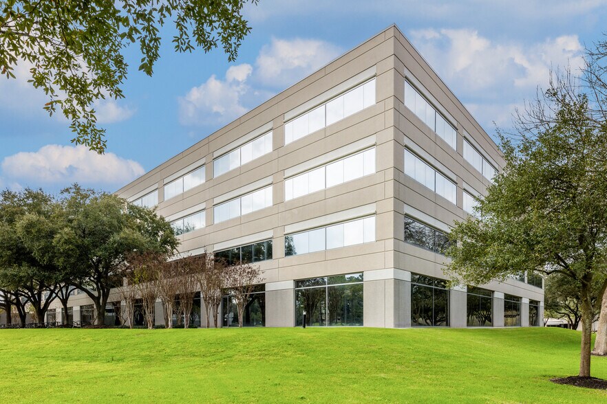 1330 Enclave Pky, Houston, TX à louer - Photo du bâtiment - Image 3 de 9
