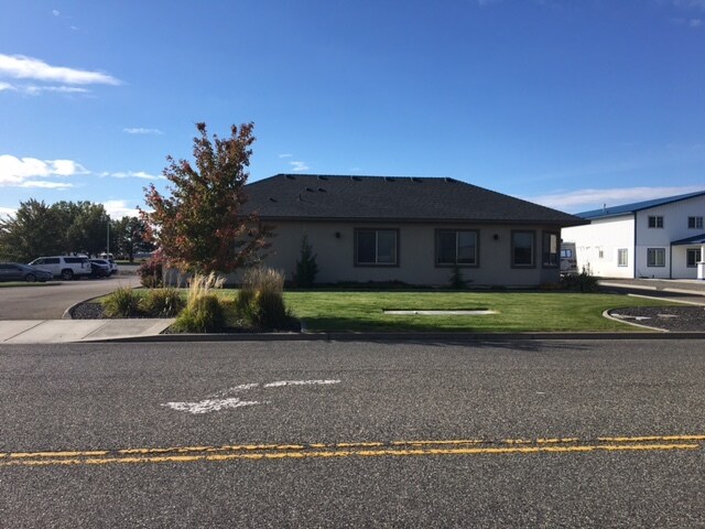 2381 Robertson Dr, Richland, WA à louer - Photo du bâtiment - Image 2 de 8