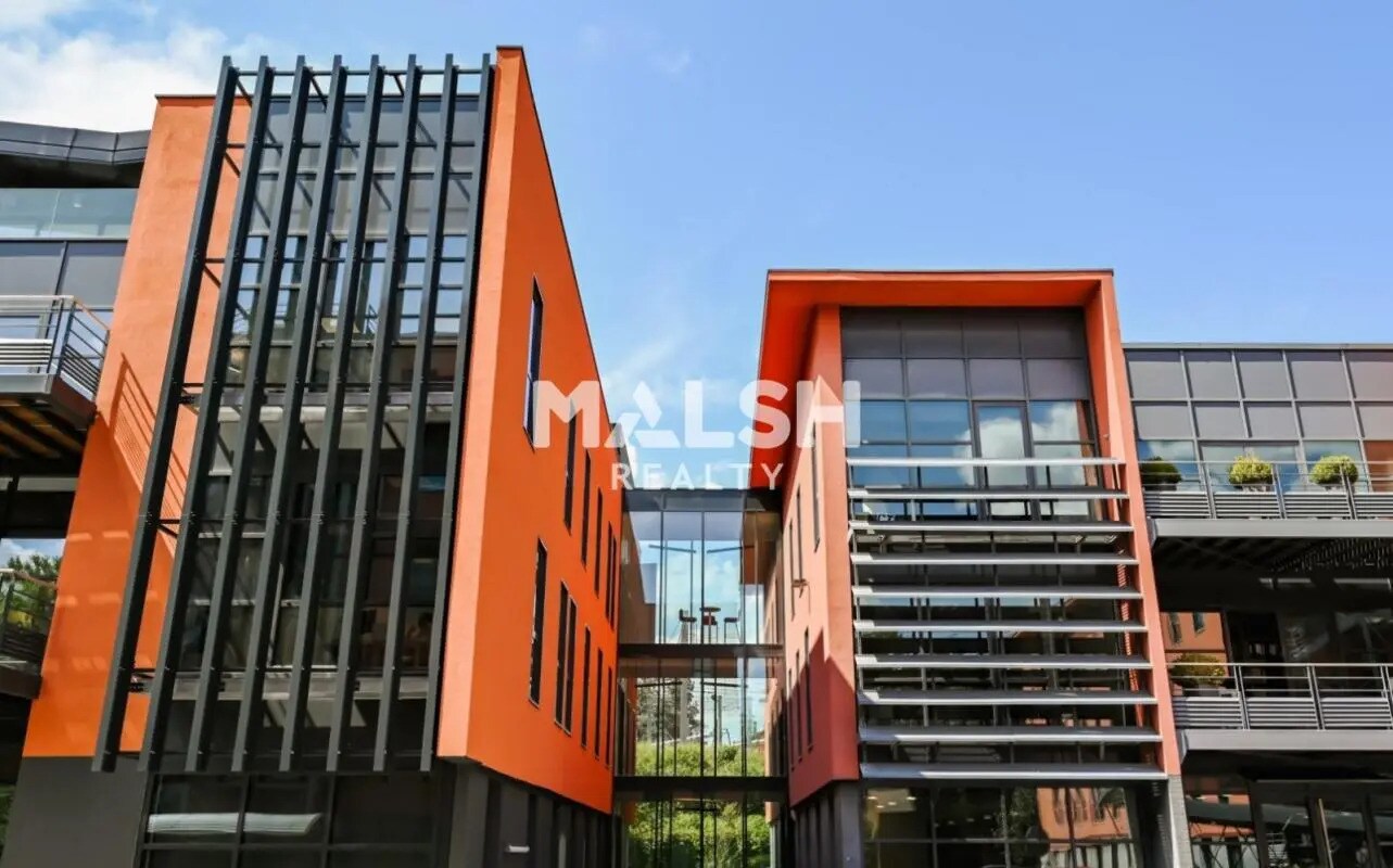 Office in Caluire-et-Cuire for sale Building Photo- Image 1 of 38