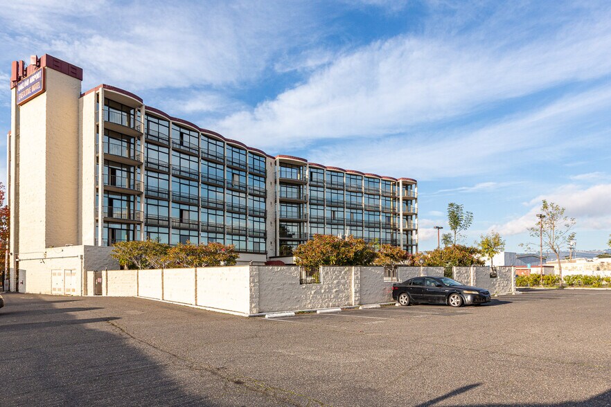 150 Hegenberger Rd, Oakland, CA à vendre - Photo du bâtiment - Image 2 de 40