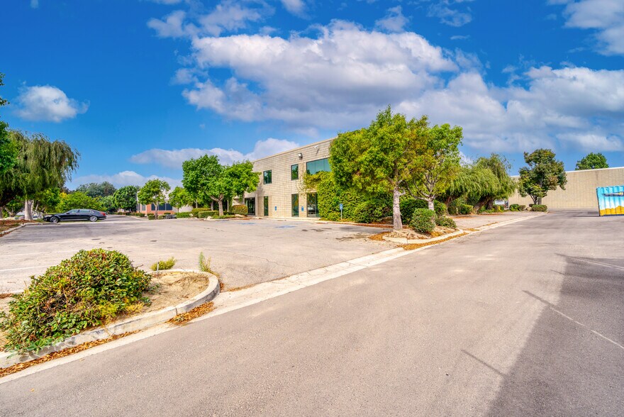 4867 Colt St, Ventura, CA à louer - Photo du bâtiment - Image 3 de 14