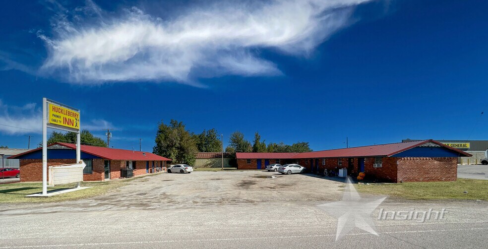 Cyril's Premier Hospitality Portfolio portefeuille de 2 propriétés à vendre sur LoopNet.ca - Photo du bâtiment - Image 2 de 9