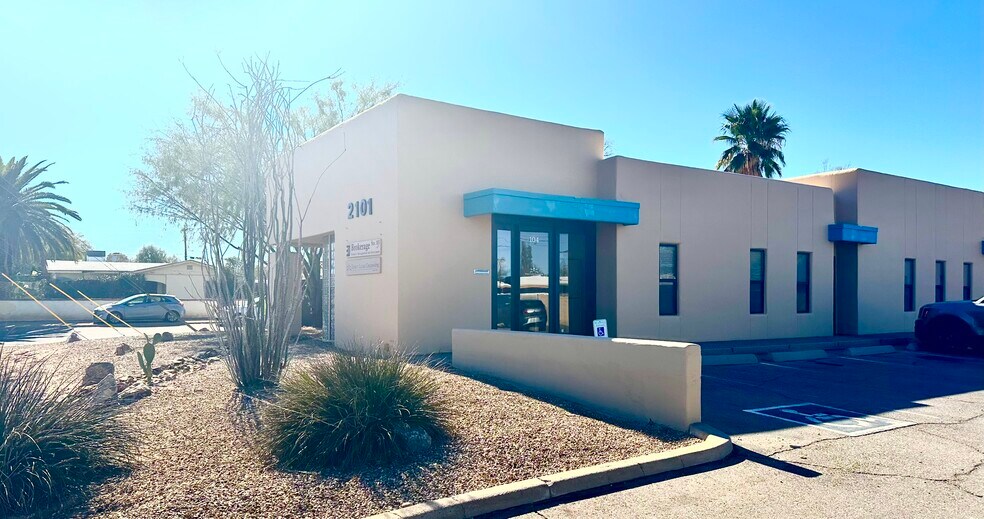 2101 N Country Club Rd, Tucson, AZ à louer - Photo du bâtiment - Image 3 de 9
