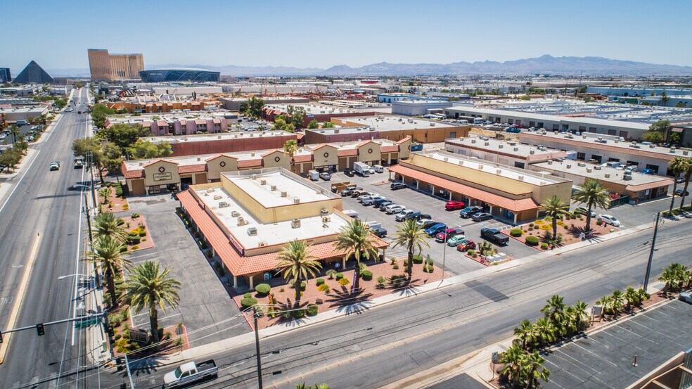 5320 Cameron St, Las Vegas, NV à louer - Photo du bâtiment - Image 3 de 5