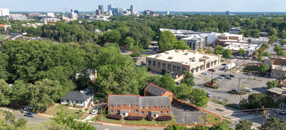 612 Woodburn Rd, Raleigh, NC à vendre - Photo du bâtiment - Image 1 de 2
