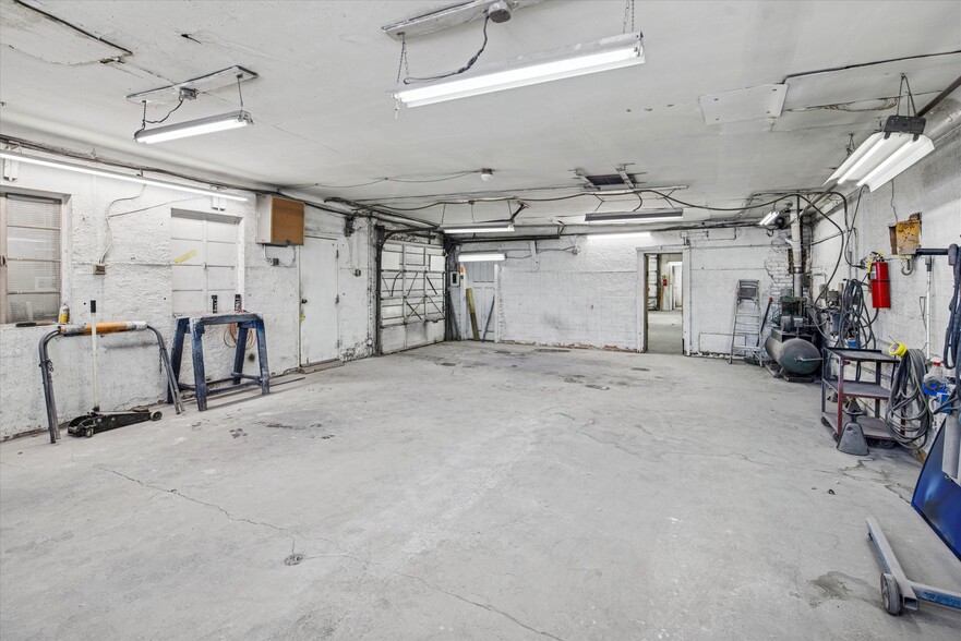 5840 S Western Ave, Chicago, IL for sale - Building Photo - Image 2 of 15