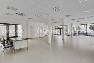 Retail in Meudon for lease Interior Photo- Image 2 of 2