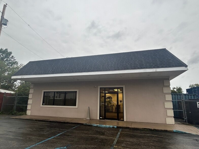 1804 N 2nd St, Ironton, OH à vendre - Photo du bâtiment - Image 2 de 5