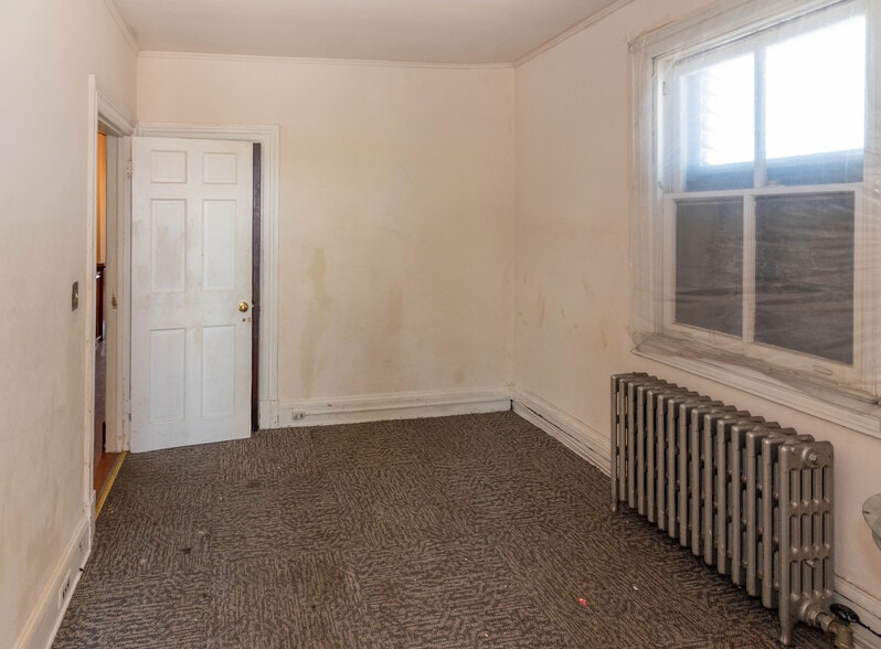 2211 E Monument St, Baltimore, MD for sale - Building Photo - Image 3 of 34