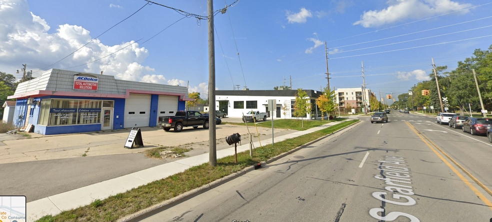 712 S Garfield Ave, Traverse City, MI for sale - Building Photo - Image 2 of 2