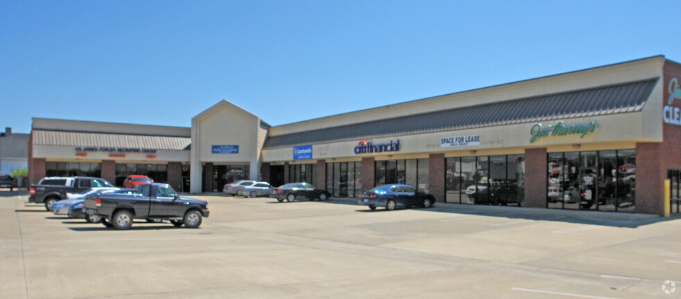 561-589 McQueen Smith Rd S, Prattville, AL à louer - Photo du bâtiment - Image 2 de 12