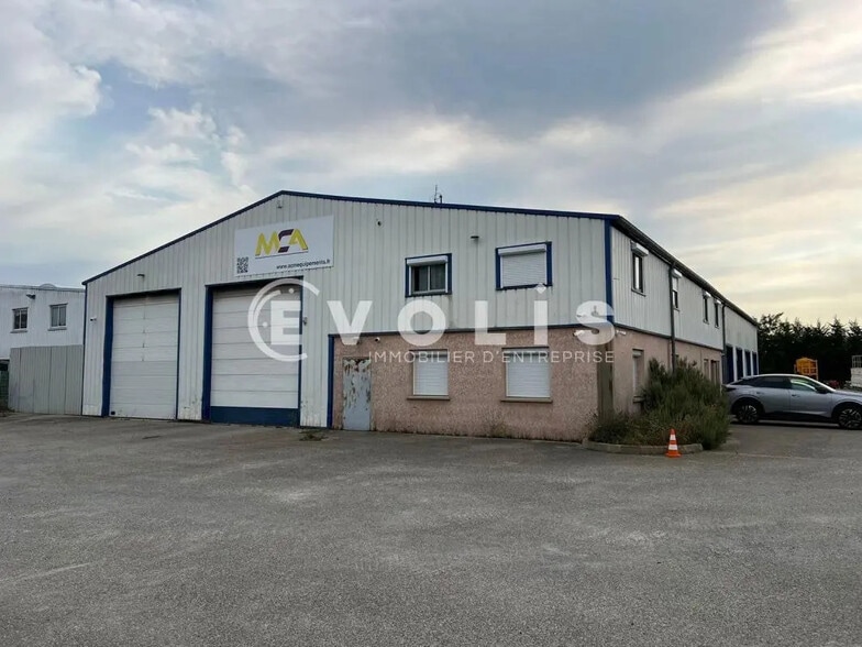 Bureau dans Meyzieu à louer - Photo du bâtiment - Image 2 de 25