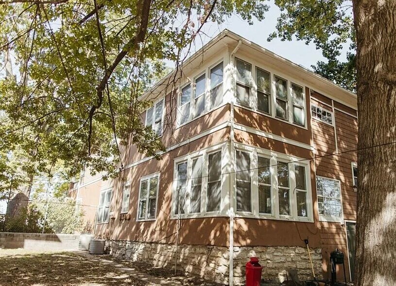 3621 Central St, Kansas City, MO à vendre - Photo du bâtiment - Image 2 de 7