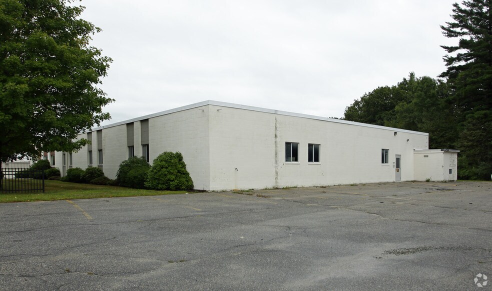 74 Powers St, Milford, NH à vendre - Photo du bâtiment - Image 2 de 7