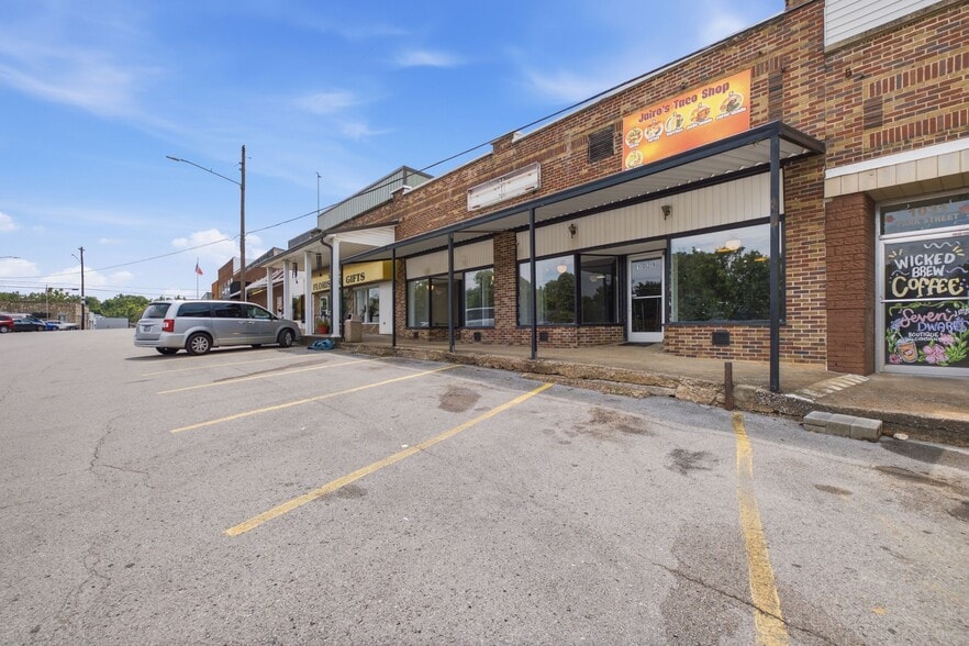 1029 Park St, Westmoreland, TN for sale - Building Photo - Image 2 of 35