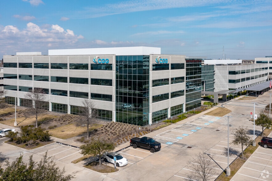 10300 Town Park Dr, Houston, TX for lease - Building Photo - Image 2 of 13