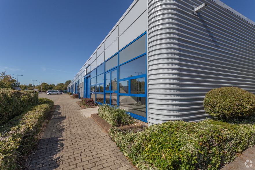 118-134 Tanners Dr, Milton Keynes for lease - Building Photo - Image 2 of 2