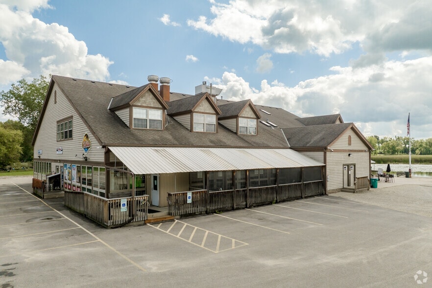 99 Kazimour Dr, Port Barrington, IL for lease - Primary Photo - Image 2 of 21